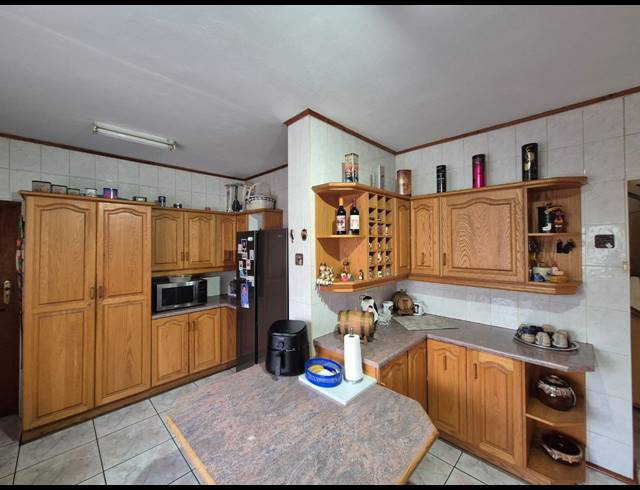 4 BEDROOM HOUSE FOR SALE IN VANDERBIJLPARK SE 3